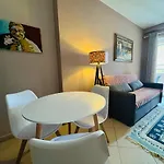 Sisi's Apartments-tirana Center דירה טיראנה