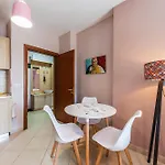 Sisi's Apartments-tirana Center דירה