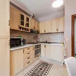 Sisi's Apartments-tirana Center * טיראנה