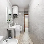Sisi's Apartments-tirana Center דירה *